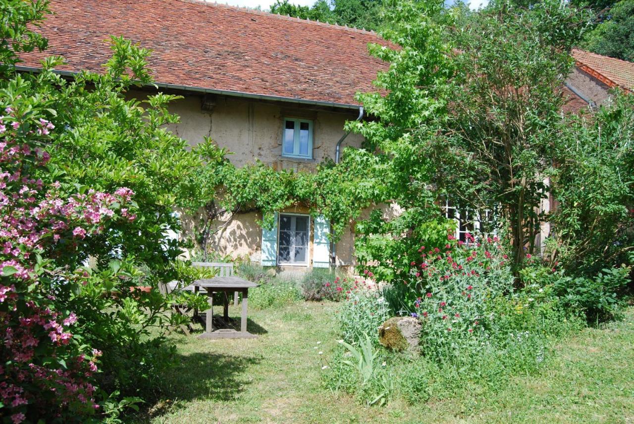 La Tour Bed & Breakfast Marcilly-la-Gueurce Exterior photo