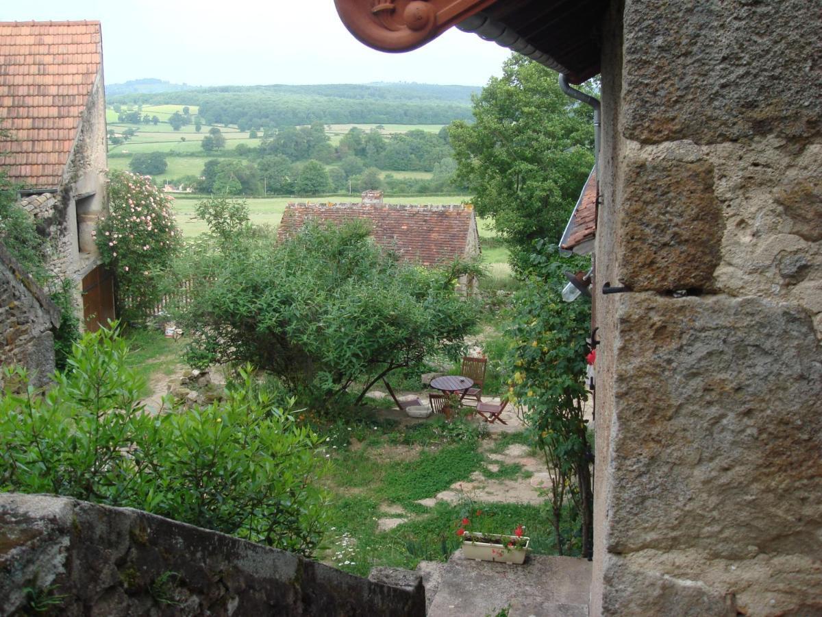 La Tour Bed & Breakfast Marcilly-la-Gueurce Exterior photo